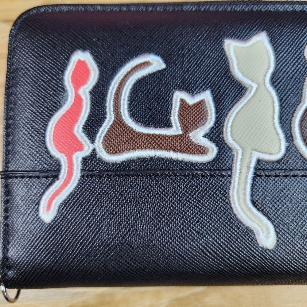 🔸️NWOT Black Faux Leather Refined Cat Wallet/Wristlet - Picture 3 of 9